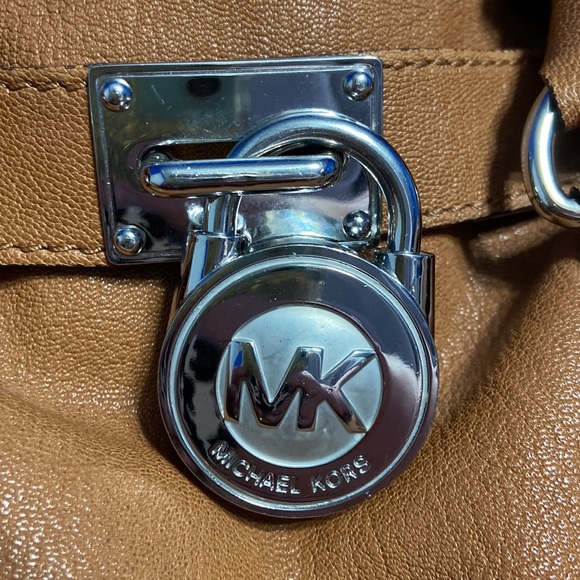 Michael Kors Hamilton Large Satchel - Picture 8 of 14